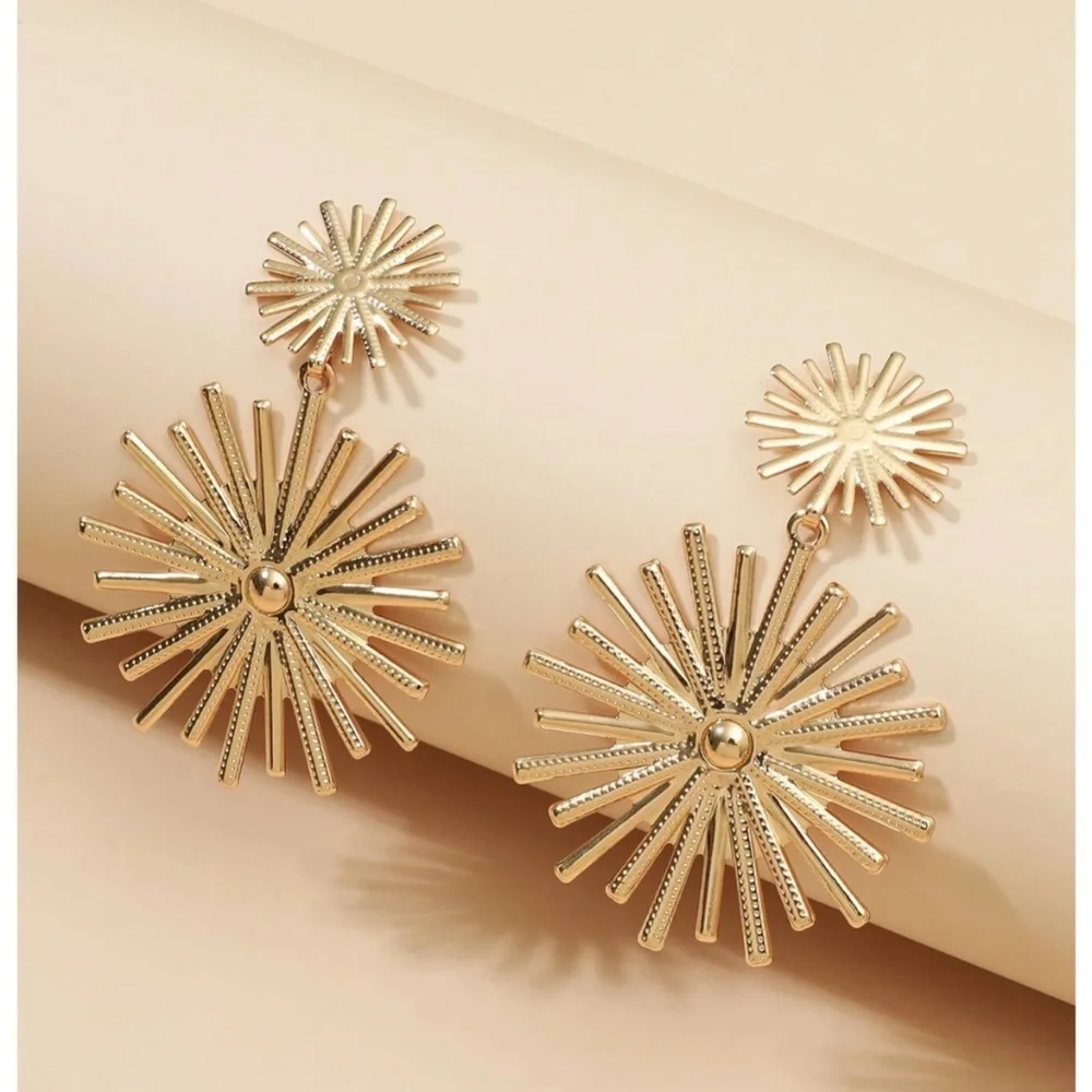 Large Dangle Fashion Earrings Yellow Gold Tone Irregular Art Deco Star Shape - Picture 2 of 3